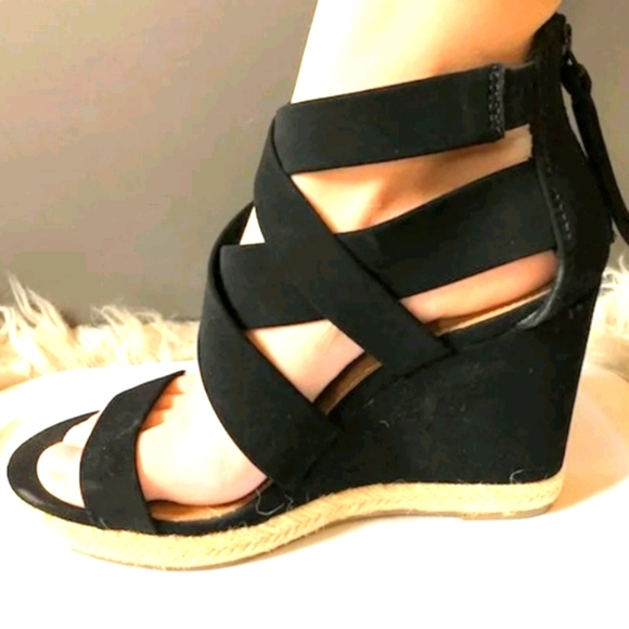 Brash Black suede criss cross wedge - Picture 5 of 12